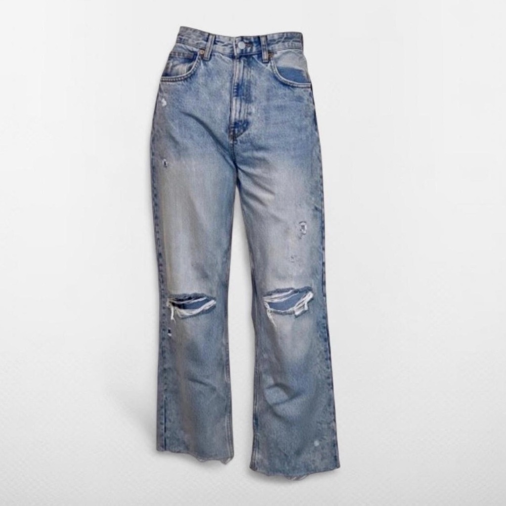 Women’s ZARA US 6 High-Waisted Wide-Leg Distressed Blue Denim Jeans